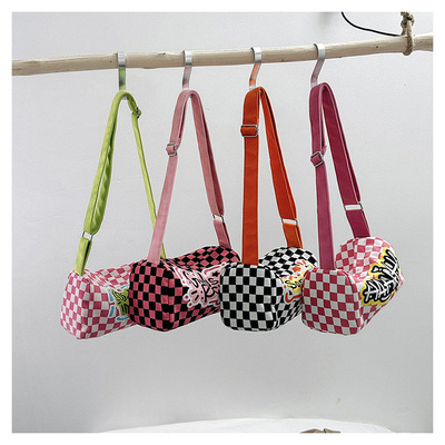 2023 summer new graffiti cloth bag checkerboard small square bag sweet cool shoulder bag