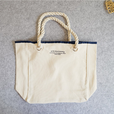 Canvas bag with cotton rope handles